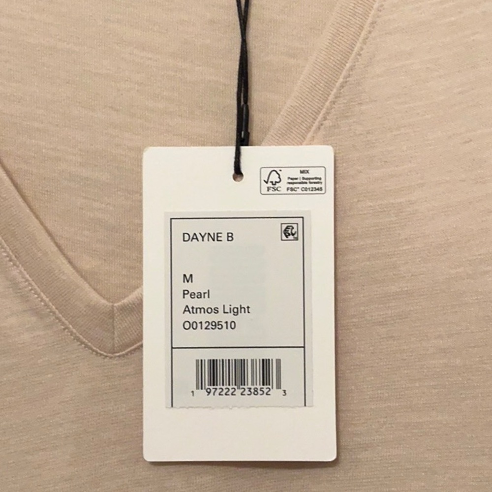 Theory Short Sleeve V-Neck Tee in cream Size M - Picture 3 of 5